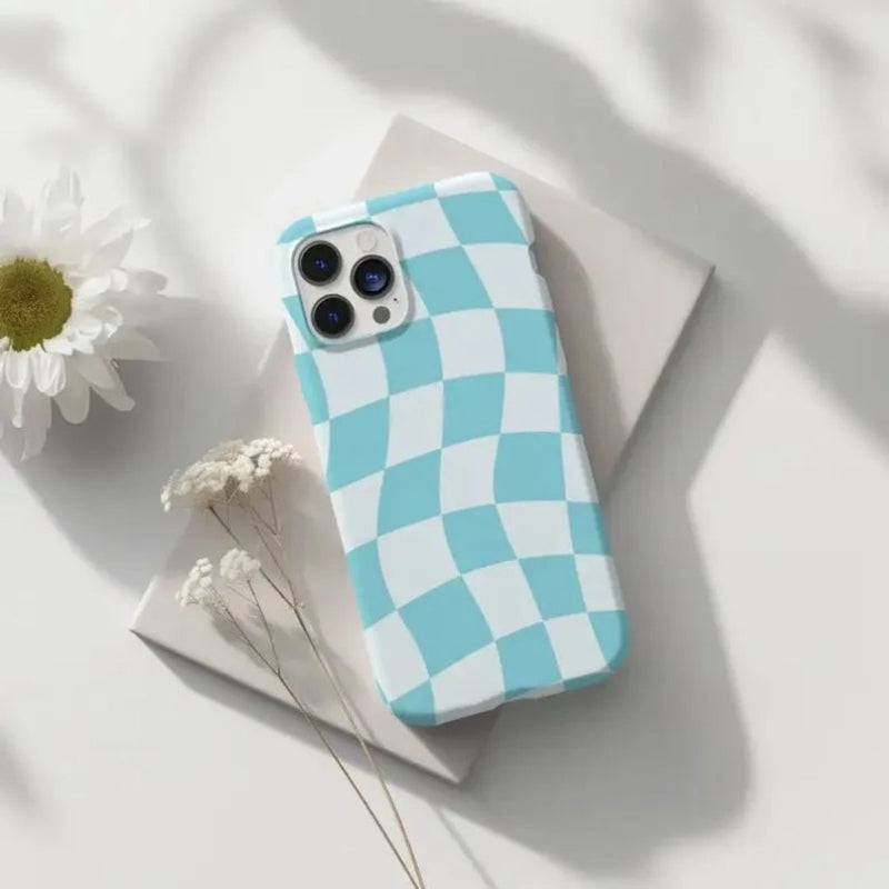 iPhone MagSafe Schutzhülle | "blue-checkered"