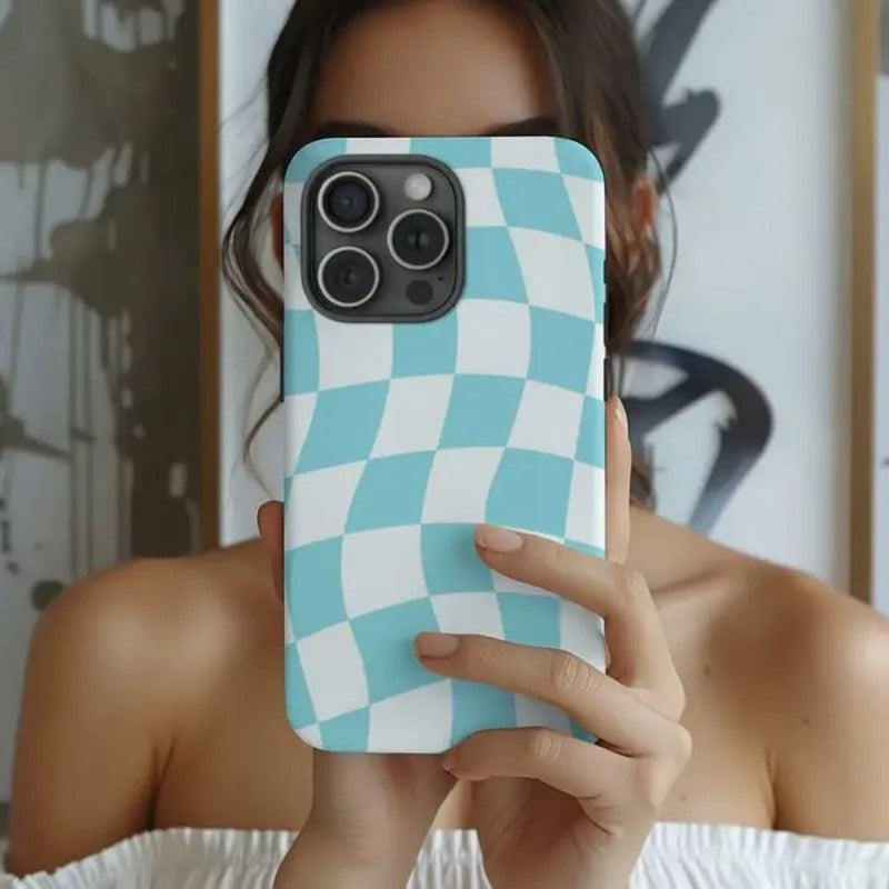 iPhone MagSafe Schutzhülle | "blue-checkered"