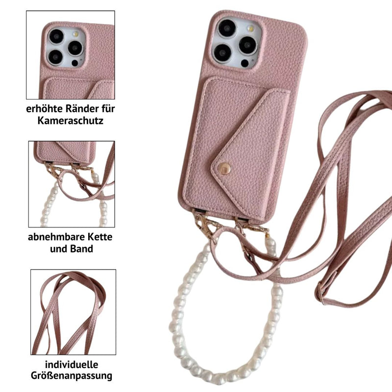 Detailansicht der Pearl iPhonehülle aus veganem Leder  – Kartenfach, Knopfverschluss und Kette erklärt
